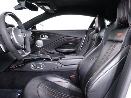 2020 Aston Martin Vantage Base