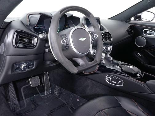 2020 Aston Martin Vantage Base