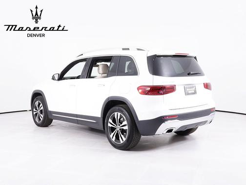 Polar White 2025 Mercedes-Benz GLB 250 4MATIC