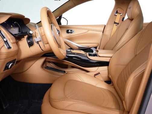 Bronze 2023 Aston Martin DBX 707