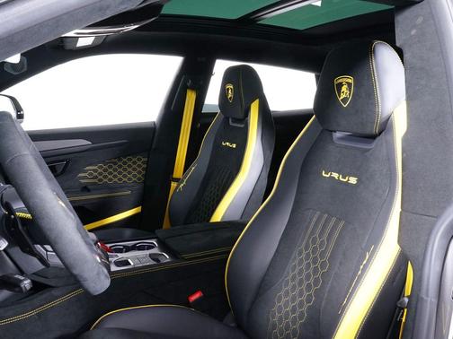 2024 Lamborghini Urus Performante