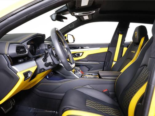 2023 Lamborghini Urus S