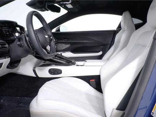 2025 Aston Martin Vantage Base