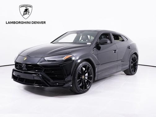 2022 Lamborghini Urus Graphite Capsule