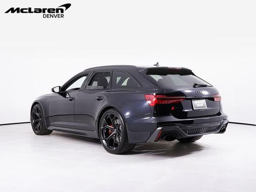 Sebring Black Crystal Effect 2024 Audi RS 6 Avant 4.0T