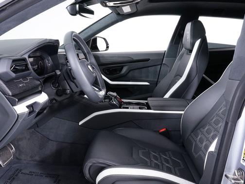 Grigio Nimbus Metallic 2025 Lamborghini Urus SE