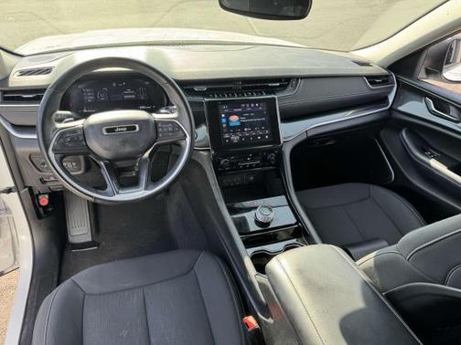 2022 Jeep Grand Cherokee L Laredo