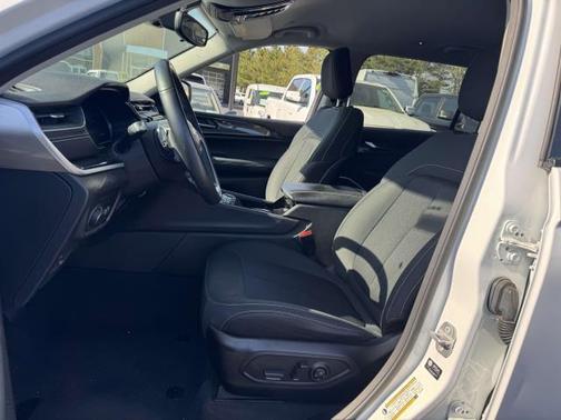 2022 Jeep Grand Cherokee L Laredo