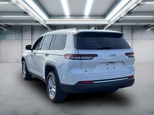 2022 Jeep Grand Cherokee L Laredo