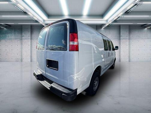 2022 GMC Savana 2500 Work Van
