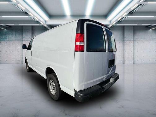 2022 GMC Savana 2500 Work Van