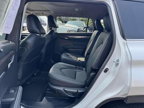 2025 Toyota Highlander Limited