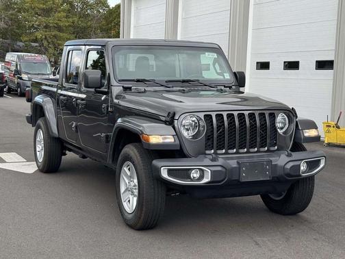 2021 Jeep Gladiator Sport