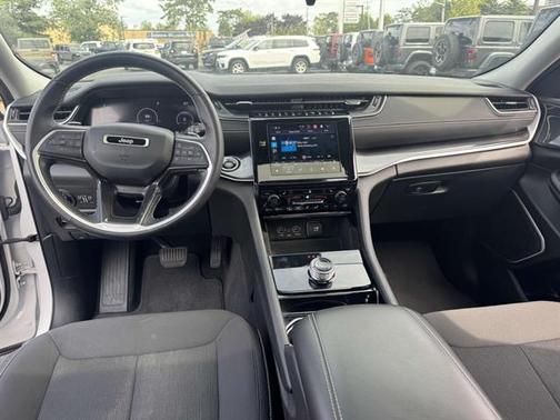 2022 Jeep Grand Cherokee Laredo