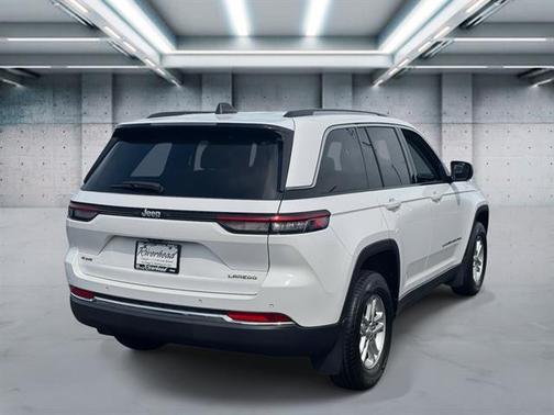 2022 Jeep Grand Cherokee Laredo