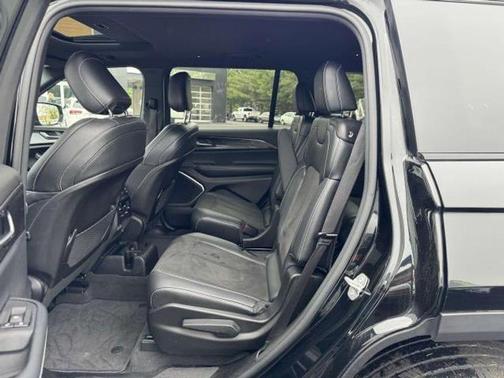 2022 Jeep Grand Cherokee L Laredo