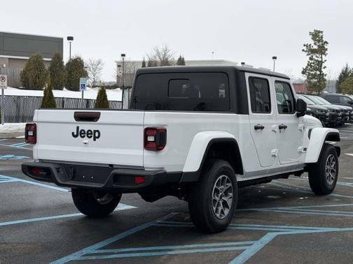 2026 Jeep Gladiator Sport