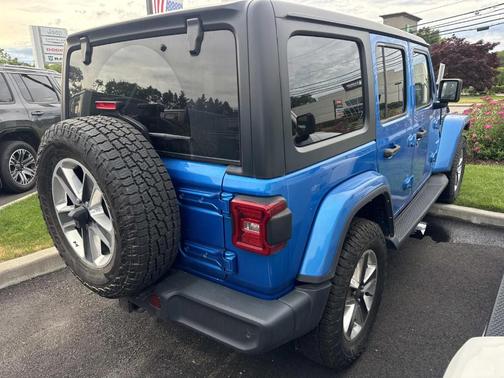 Hydro Blue Pearl 2022 Jeep Wrangler Unlimited Sahara