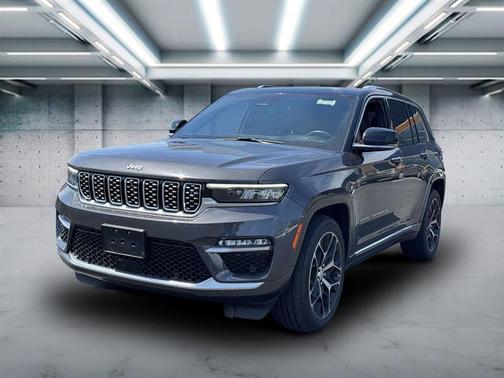 2022 Jeep Grand Cherokee Summit