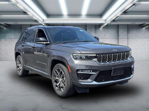 2022 Jeep Grand Cherokee Summit