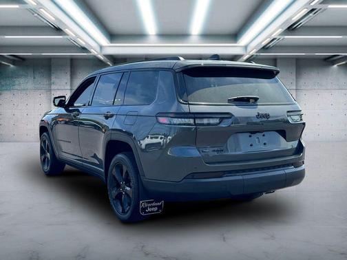 2022 Jeep Grand Cherokee L Laredo