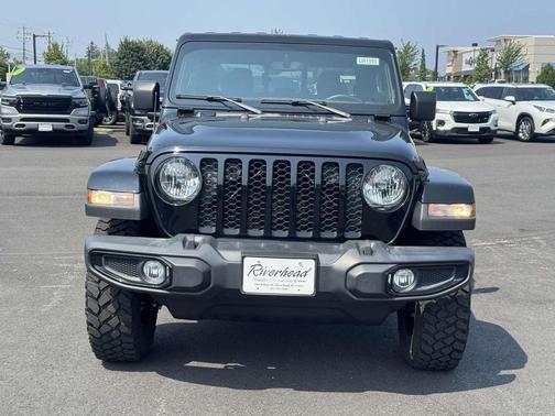 2022 Jeep Gladiator Sport