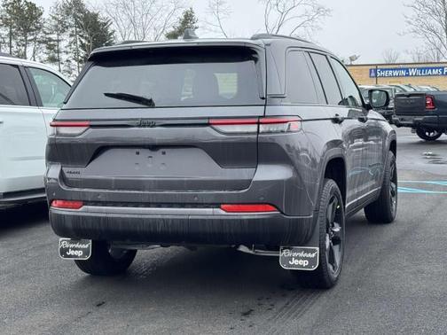 Metallic 2026 Jeep Grand Cherokee Limited 4x4