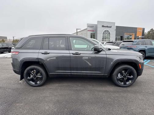 Metallic 2026 Jeep Grand Cherokee Limited 4x4