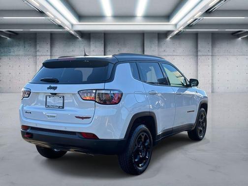 2023 Jeep Compass Trailhawk