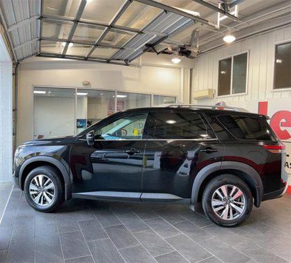 2023 Nissan Pathfinder SL FWD