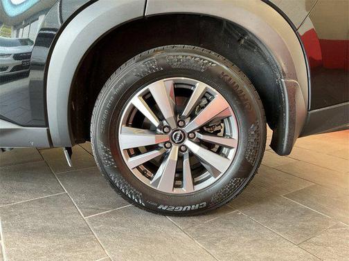 2023 Nissan Pathfinder SL FWD