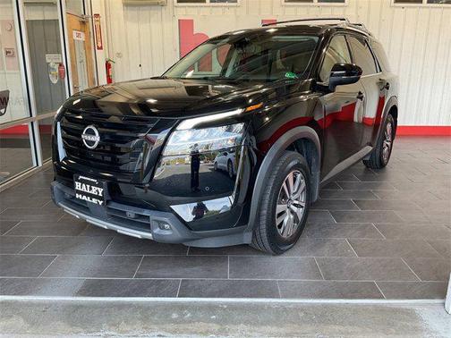 2023 Nissan Pathfinder SL FWD