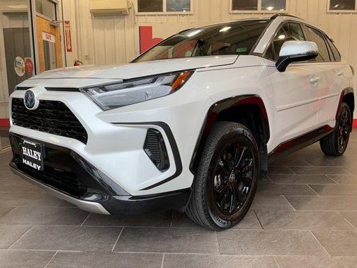 2023 Toyota RAV4 Hybrid SE