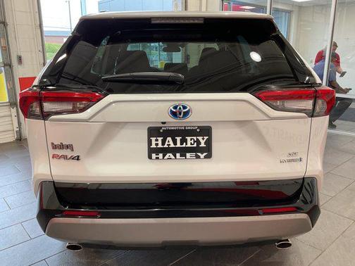 2023 Toyota RAV4 Hybrid SE