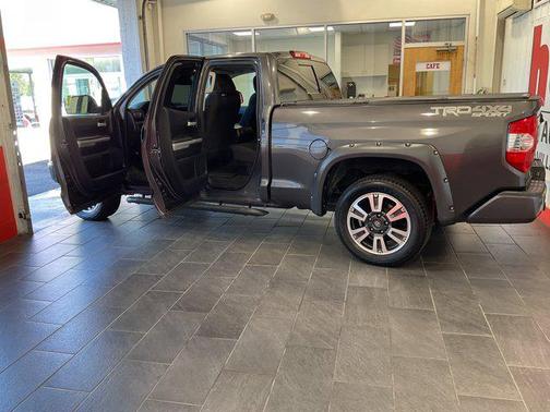 2018 Toyota Tundra SR5