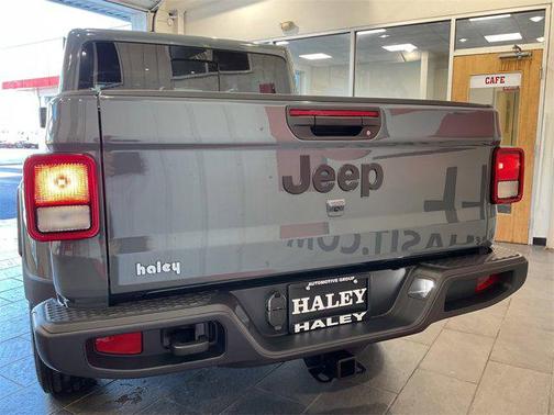 2025 Jeep Gladiator Sport S