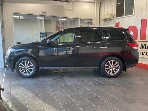 2016 Nissan Pathfinder S