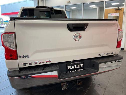 2017 Nissan Titan SV