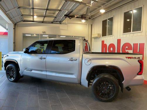 2025 Toyota Tundra Hybrid Platinum