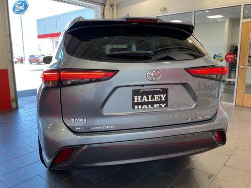 2022 Toyota Highlander Limited