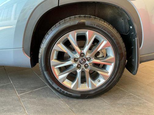 2022 Toyota Highlander Limited