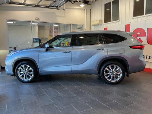 2022 Toyota Highlander Limited