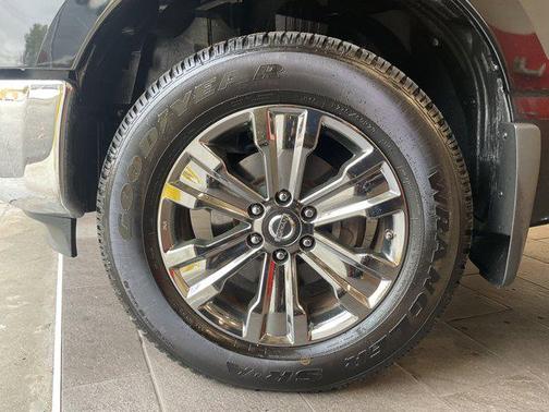 2017 Nissan Titan SL