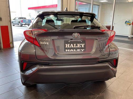 2022 Toyota C-HR XLE
