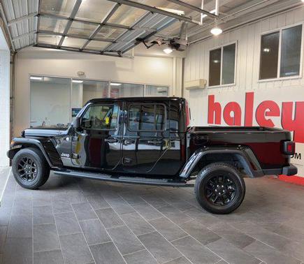 2023 Jeep Gladiator Overland