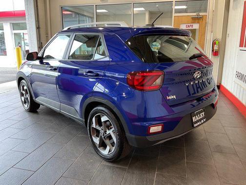 2023 Hyundai VENUE SEL