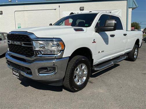 2023 RAM 2500 Big Horn Crew Cab 4x4 8' Box