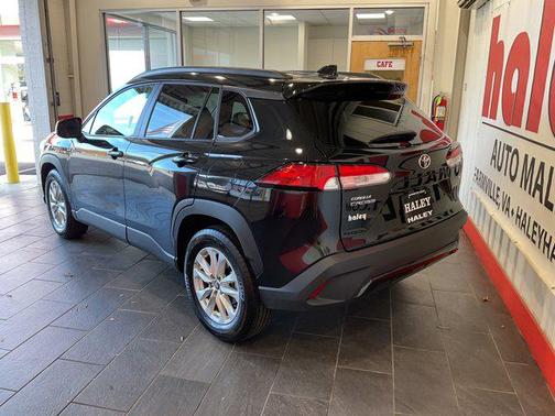 2025 Toyota Corolla Cross LE