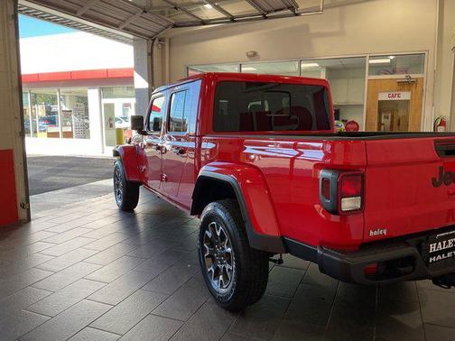 2025 Jeep Gladiator Sport S