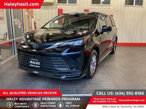 2024 Toyota Sienna LE